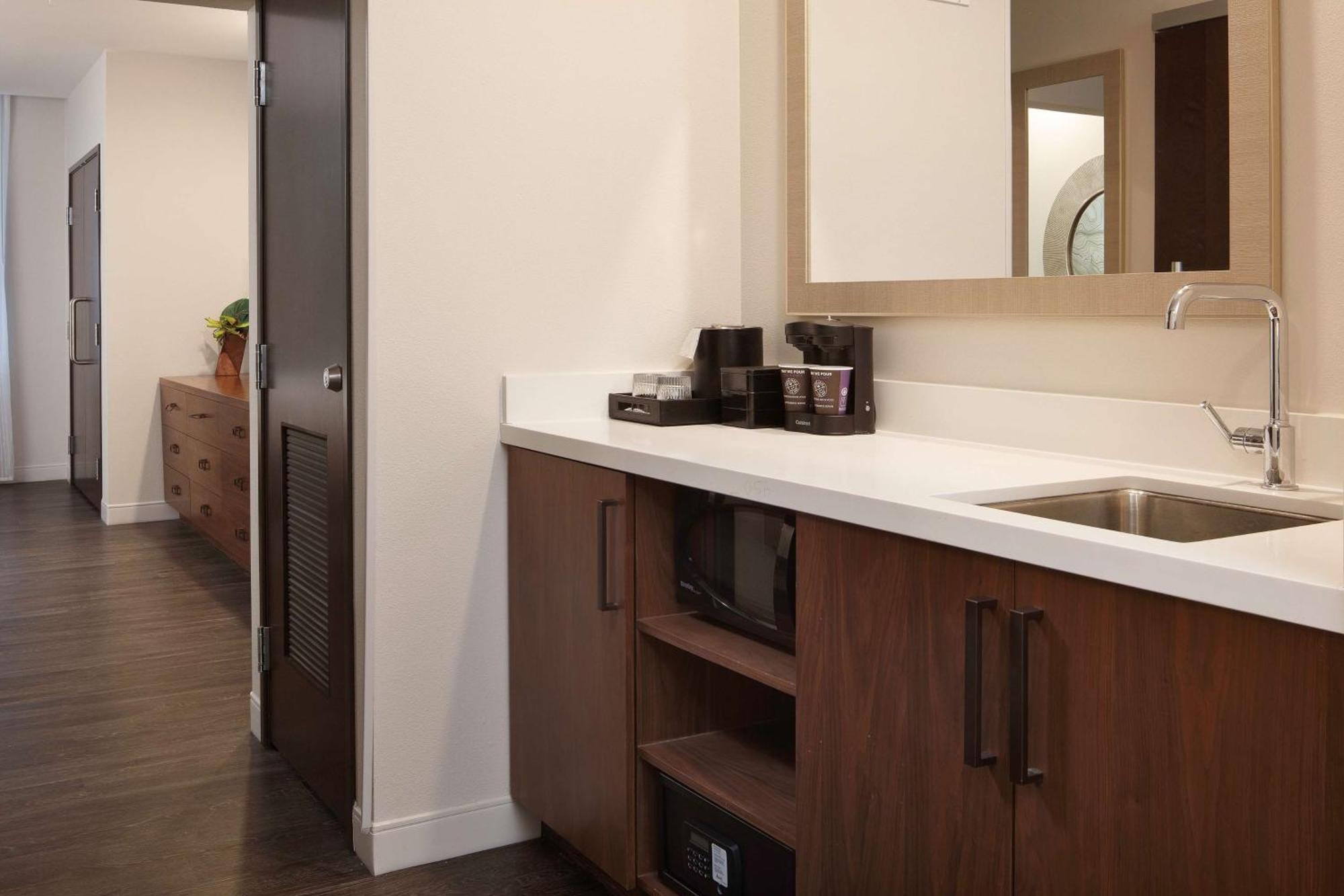 Embassy Suites Amarillo Downtown Ngoại thất bức ảnh